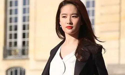 「魅力女人」大 气 的 女 人，最 美