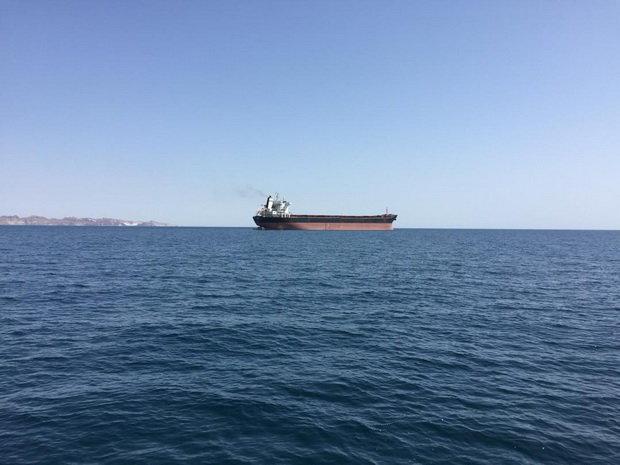 伊朗油轮在沙特海域突发大火，疑似遭2枚导弹袭击，美中尉：拒绝置评