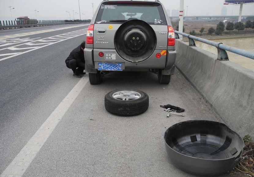 「谈车甲乙丙」汽车轮胎能用多久？修车工：车再贵也别超过这时间，别等出事才悔