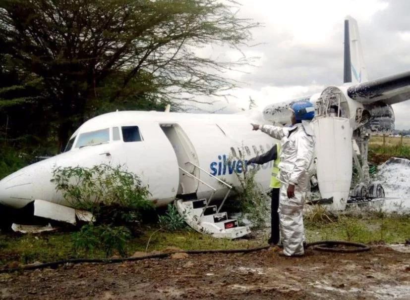 突发空难！银石航空福克50号客机在内罗毕威尔逊机场起飞时坠毁