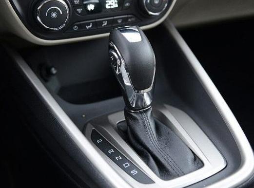 「山西必高之星朔州店」自动挡汽车在热车的时候，应该挂在P档还是N档呢？有什么区别？