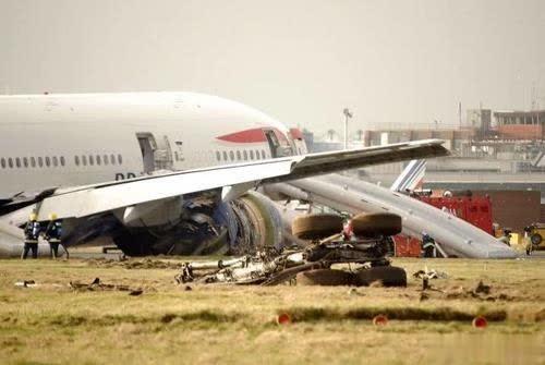 空难事件发生后，乘客生还率极低，为何航空公司不让乘客跳伞