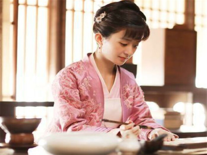 「鑫鑫观娱乐」知否知否，欲戴皇冠必承其重，光鲜亮丽的背后不一定是美好！