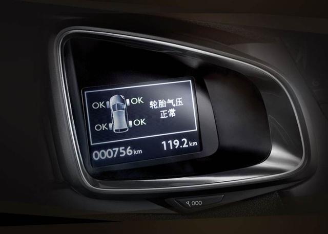 【我说你怎么回事】四个胎压不一致，前两个2.3，后两个2.5，跑高速安全吗？