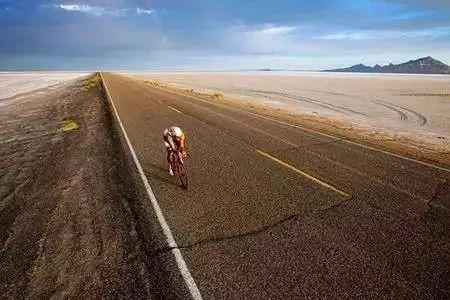 「洋哥爱骑行」骑行了这么久，却连骑车技巧都没学会？