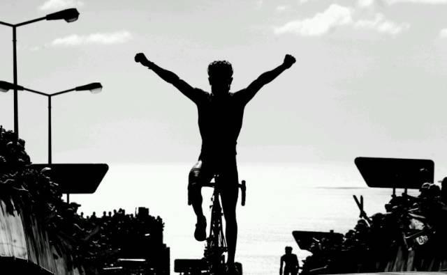 「洋哥爱骑行」骑行了这么久，却连骑车技巧都没学会？