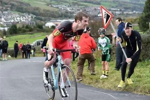 「洋哥爱骑行」骑行了这么久，却连骑车技巧都没学会？