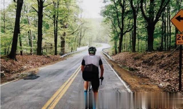 「洋哥爱骑行」骑行了这么久，却连骑车技巧都没学会？