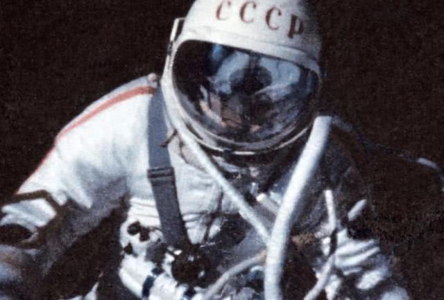 人类太空行走第一人去世，普京：真正先驱，一位坚强而英勇的人