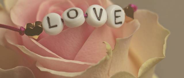 「容易聊感情」感谢曾有的擦肩回眸：爱上一个不爱自己的人