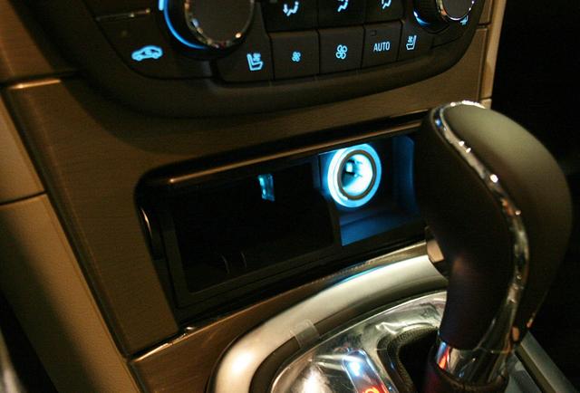 「小羽看汽车」涨姿势· 汽车学堂 点烟器的使用