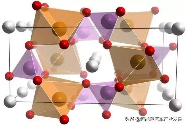 「汽车资讯」97岁的诺贝尔奖获得者，我想让汽车尾气从全世界的高速公路上消失