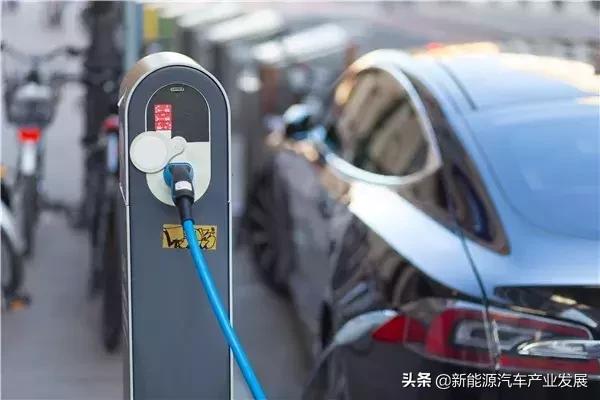 「汽车资讯」97岁的诺贝尔奖获得者，我想让汽车尾气从全世界的高速公路上消失