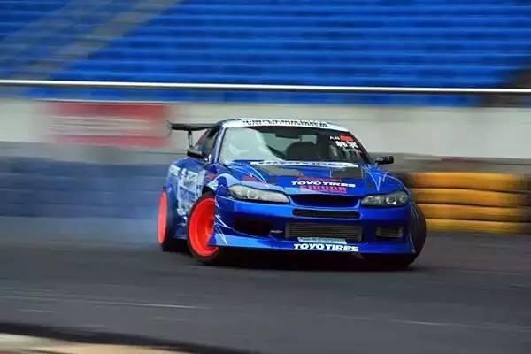 「无敌改装车」飘移到底怎么飘？这里来说个一清二楚