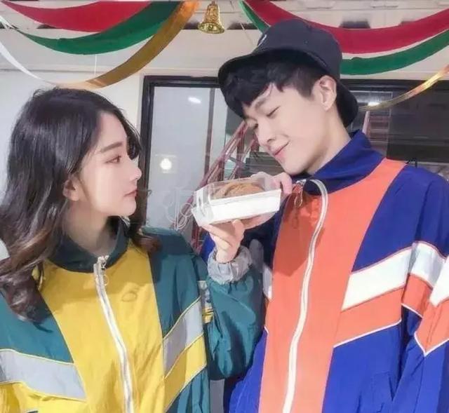 「时尚爱恋」中年女人允许你“撩”她的三个暗示，只要中了就放心大胆的表白吧