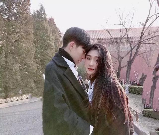 「时尚爱恋」中年女人允许你“撩”她的三个暗示，只要中了就放心大胆的表白吧