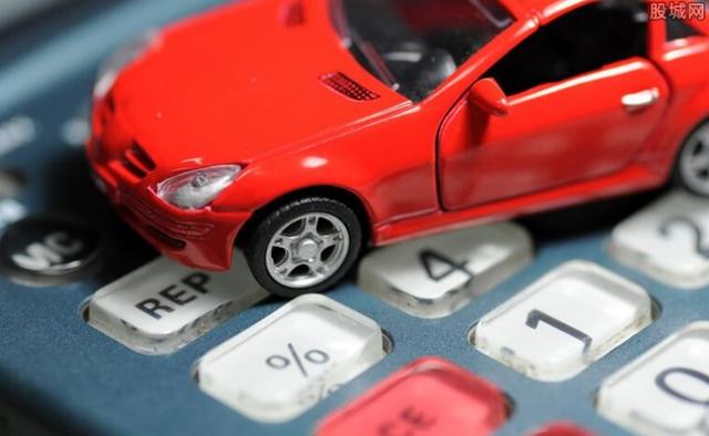 「自主汽车网」如果给车辆上全险的话，那费用一年多少钱呢？