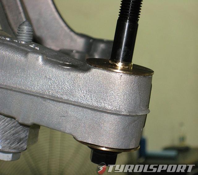 蛋蛋懂车@什么是底盘杯士？剖析那些万恶的金属衬套