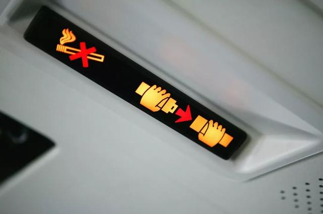乘客飞机上吸食电子烟被拘 其销售宣传误导使用者