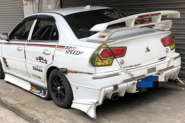 纪师傅说车：百思不得解，这台车其实我不感兴趣，就是好奇它是怎么上来的