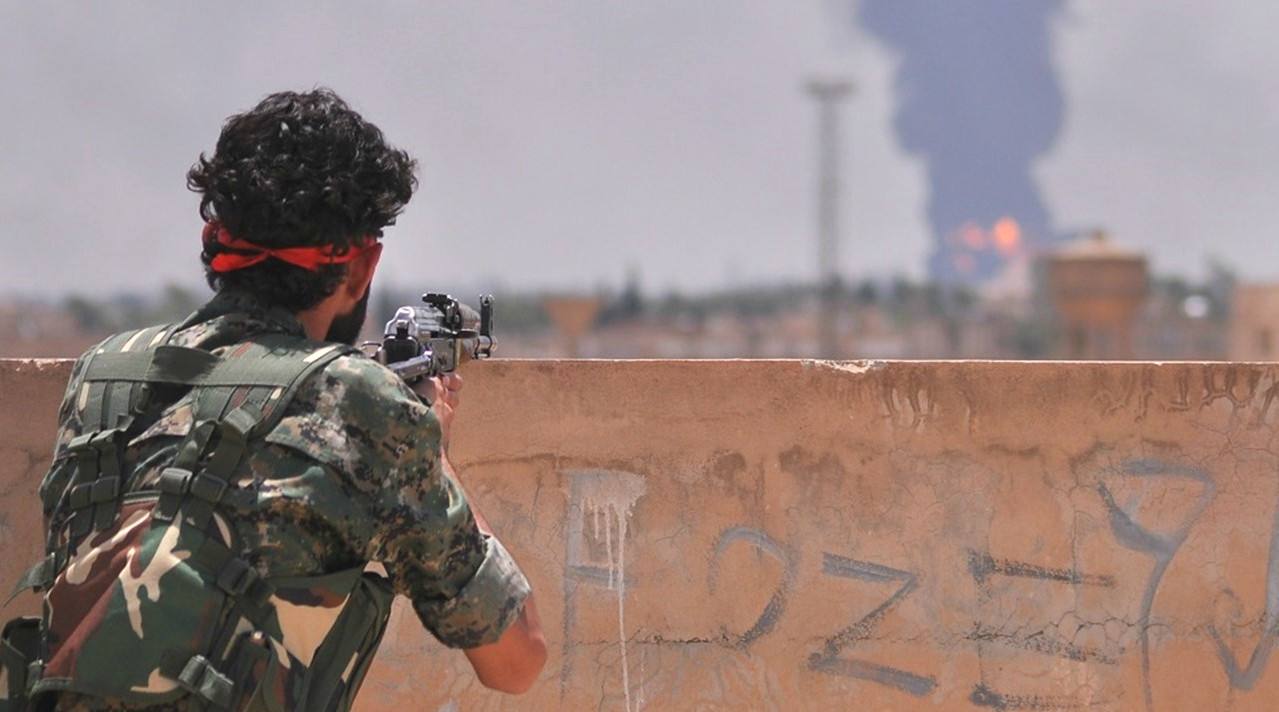 库尔德武装发起绝地反击，土耳其5座城市被炸，美专家：局势失控