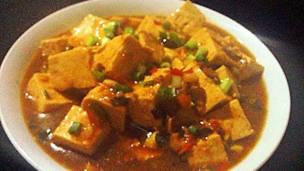 舌尖上的川菜：麻婆豆腐超级下饭，口味独特口感顺滑，好吃不想停