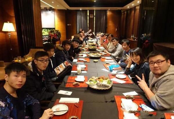 #看见开原#老板请客吃饭却忘了带钱，我主动付款后月底发工资时傻眼了