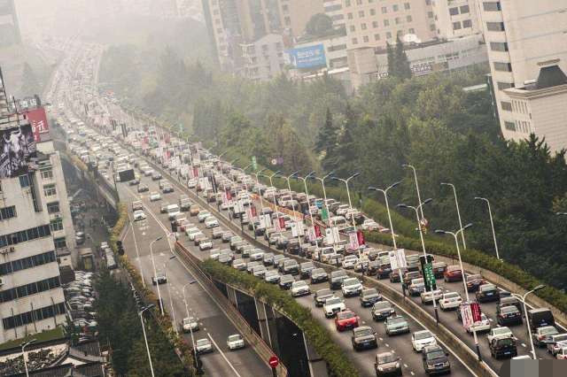 【新能源电动车知识】国内“最惨”的车牌，全年只能在郊区行驶，关系再硬也白搭