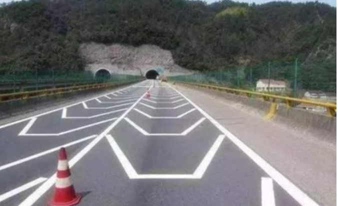 「指尖宿州」道路上的这几种道路标线，老司机不一定知道，新手了解下