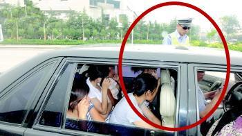 外车咖：5座车坐4个大人+2个小孩，算超载吗？