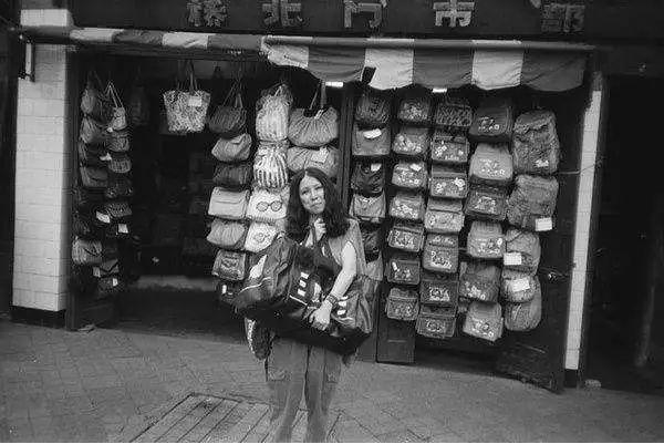 初三励志当学霸哇嘎嘎■三毛：一个不欣赏自己的人，是难以快乐的