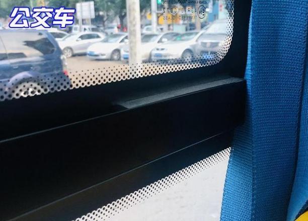 [台州卡迪汽车]冷知识汽车玻璃上的黑点到底是干嘛用的