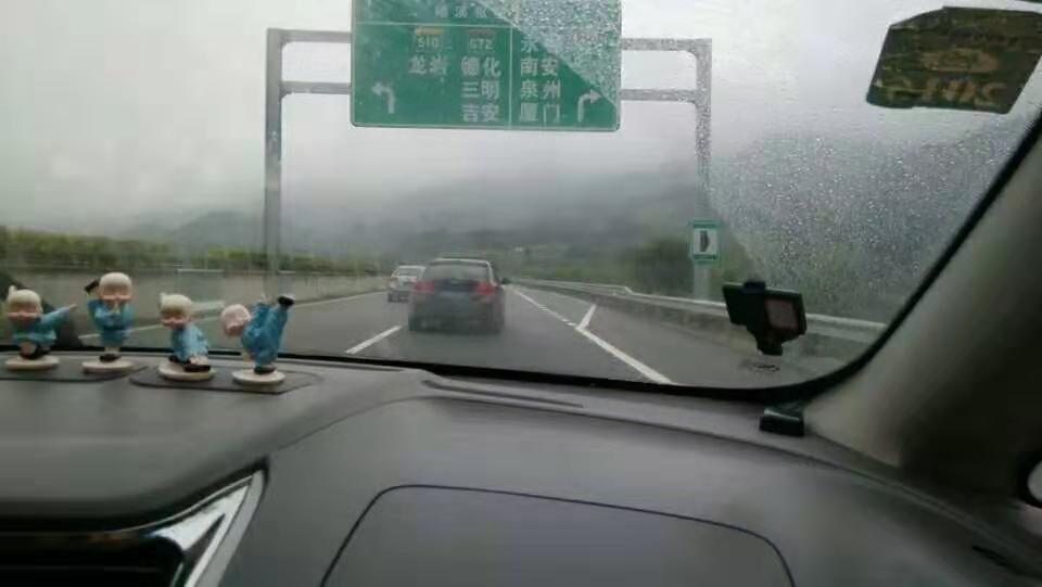 头馒小■高速偶碰“虐他心理严重的奇葩司机”真是害人害己！