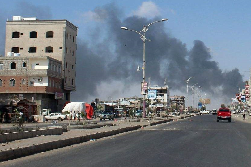 美国大敌重新浮现？也门首都遭遇炸弹袭击，目标有数十人