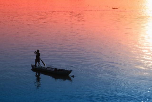 「邂逅情感」恋爱中有种常见的错误归因就是，你以为你喜欢上对方，真实如此？