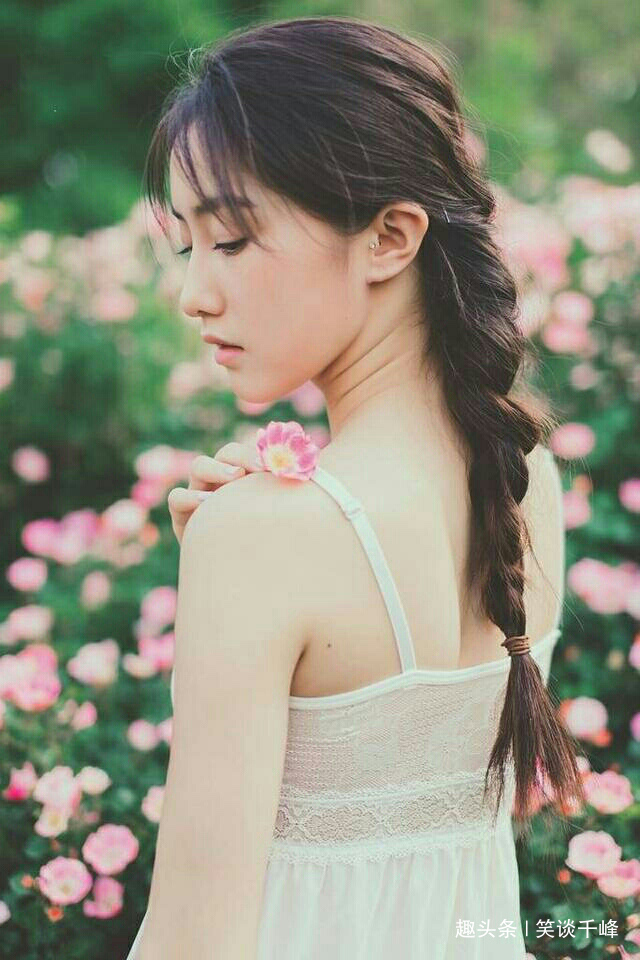 「笑谈千峰」宽容他人才是最好的善待自己的方式。