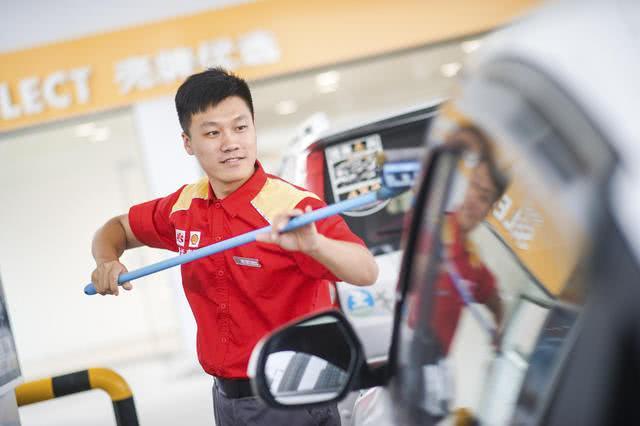 #汽车教练#别被套路坑了！加油站免费洗车，伤了车漆才知道心疼……