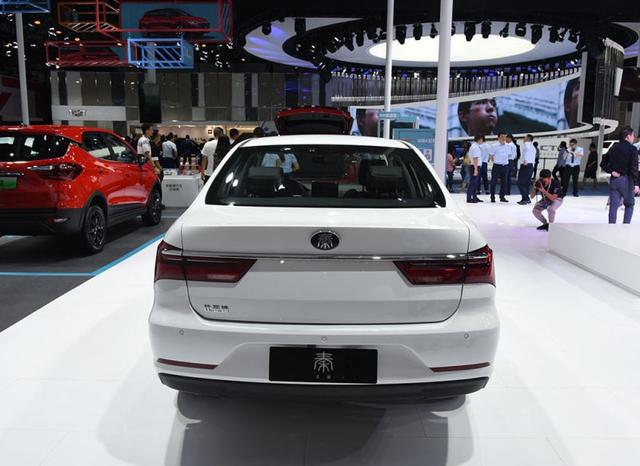 车里恩特儿@这款车未上市就火，不到7万，尾部像桑塔纳三千