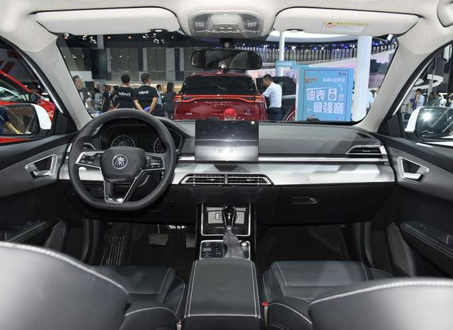 车里恩特儿@这款车未上市就火，不到7万，尾部像桑塔纳三千