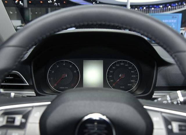 车里恩特儿@这款车未上市就火，不到7万，尾部像桑塔纳三千