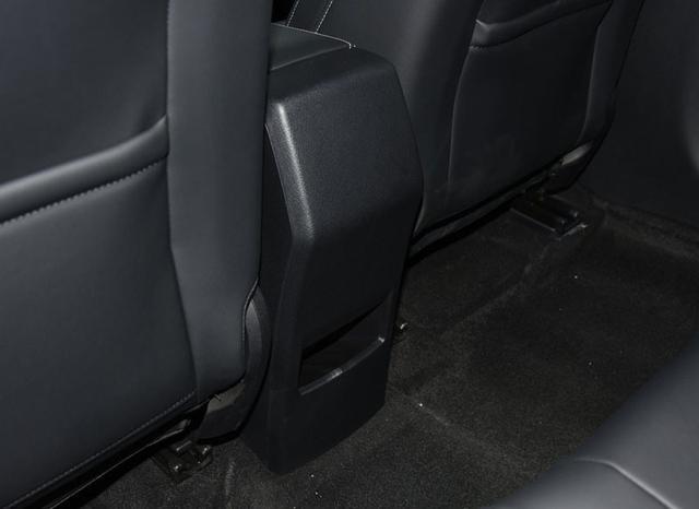 车里恩特儿@这款车未上市就火，不到7万，尾部像桑塔纳三千