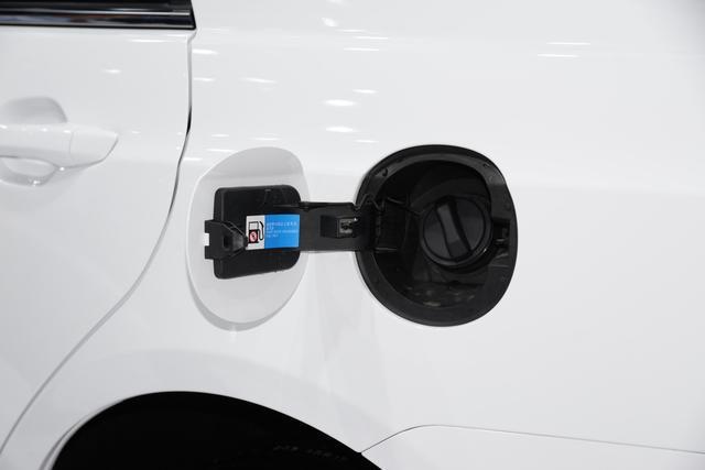 车里恩特儿@这款车未上市就火，不到7万，尾部像桑塔纳三千