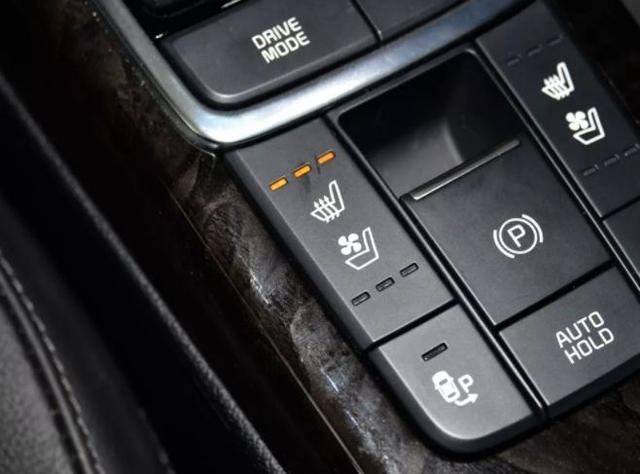 掌尚车市■这三个配置，看上去鸡肋，但一用你就停不下来