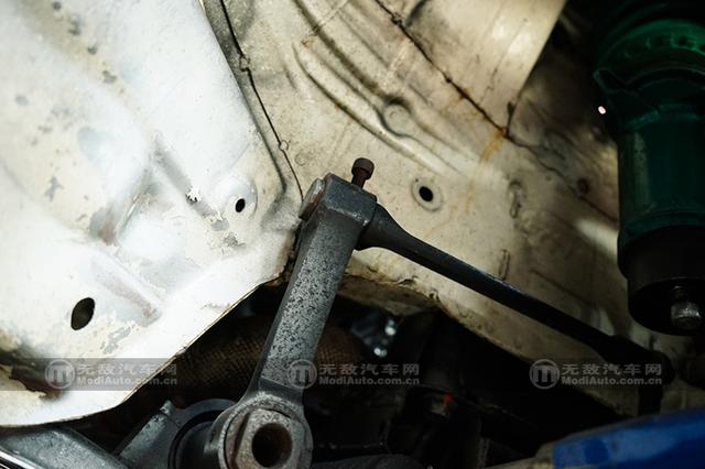 [无敌改装车]关键时刻要在状态 各位亲 它叫防倾杆