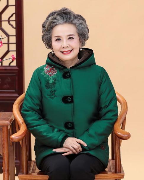 [华云头条]心理学：第一眼你认为哪位老太太最有钱？测出你是否远见！