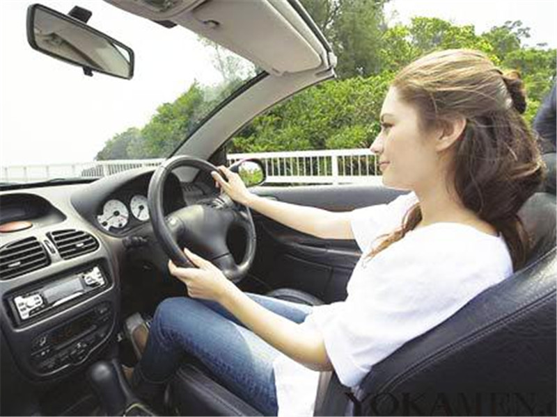 「开着夏利的车」C1和D1驾照合二为一，分数却还是12分？车主：我还是乖乖开车吧！