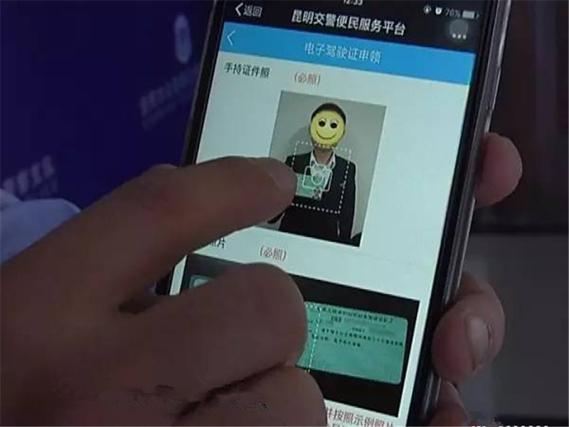 [开着夏利的车]开车带驾照就万事大吉？交警：别掉以轻心，这3种情况也算无证驾