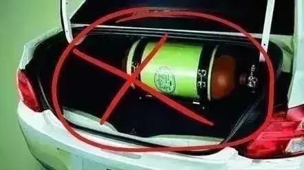 「玩车技巧」车主注意，汽车后备箱坚决不要放这3样东西，否则很容易发生意外