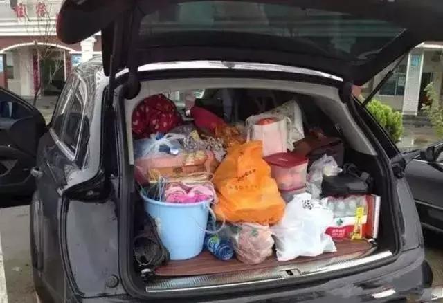 「玩车技巧」车主注意，汽车后备箱坚决不要放这3样东西，否则很容易发生意外