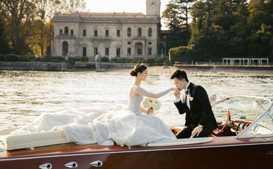 香港名媛意大利举行古堡婚礼泊船入场超浪漫 余安安到场见证出嫁
